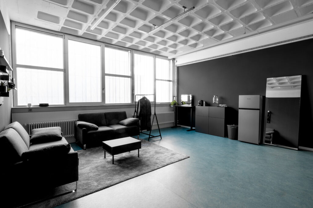 photo studio in Zurich with seating, make up station, coffee station perfect for photographers, videographers, and content creators